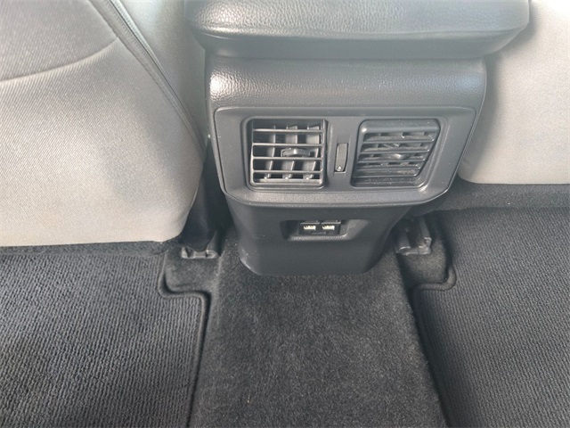 2021 Toyota RAV4 Hybrid XLE photo 10