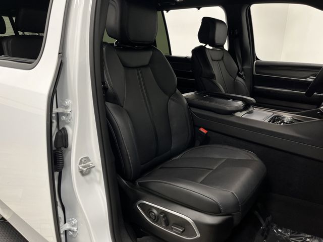 2024 Jeep Wagoneer Series III photo 29