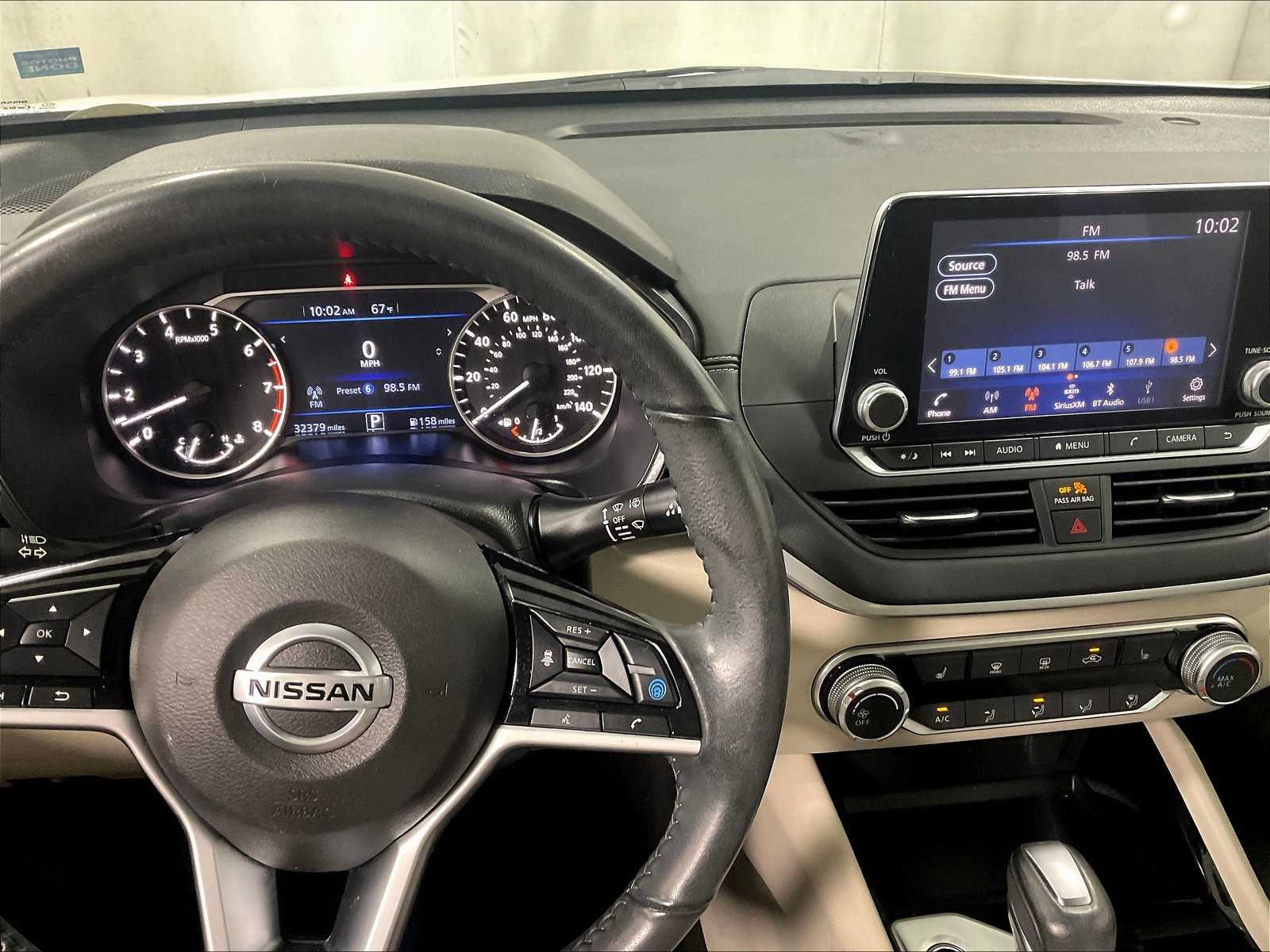 2021 Nissan Altima 2.5 SV photo 17