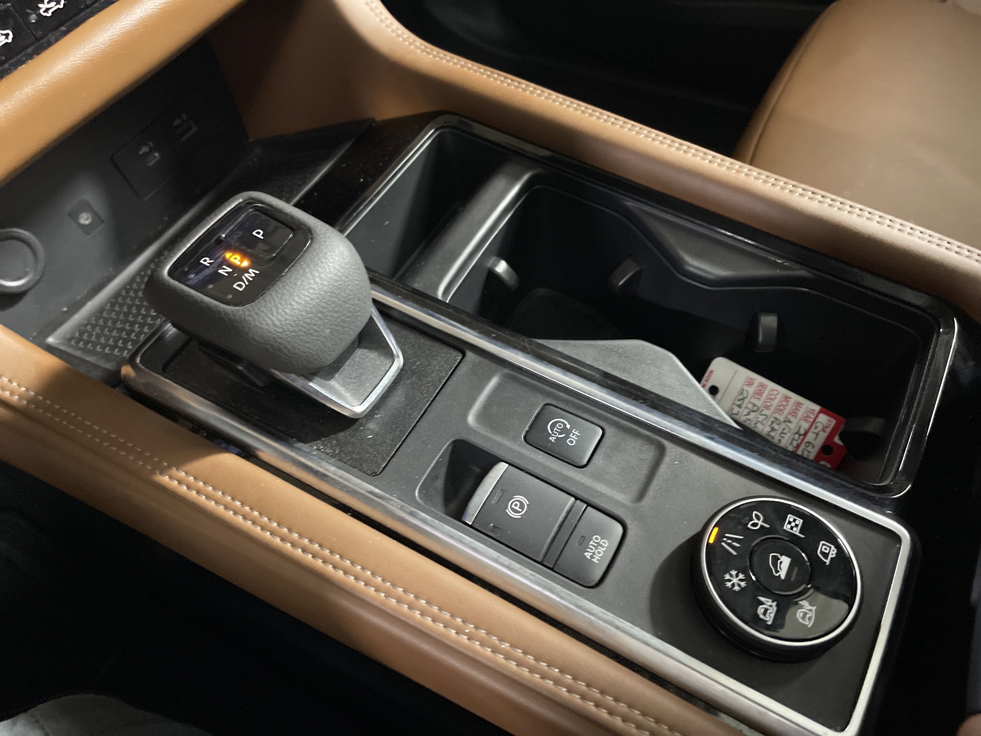 2023 Nissan Pathfinder Platinum photo 12