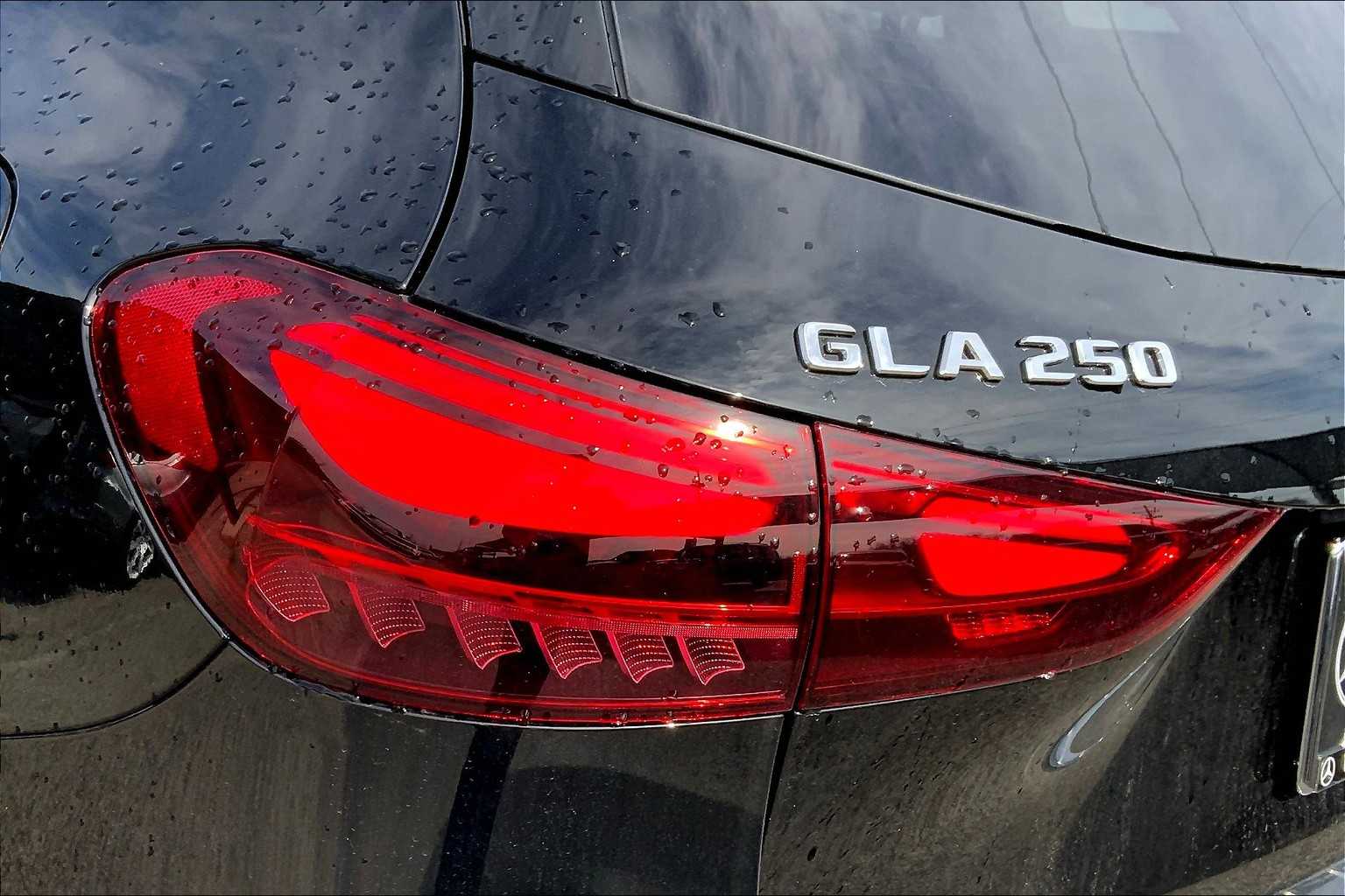 2025 Mercedes Benz GLA 250 photo 6