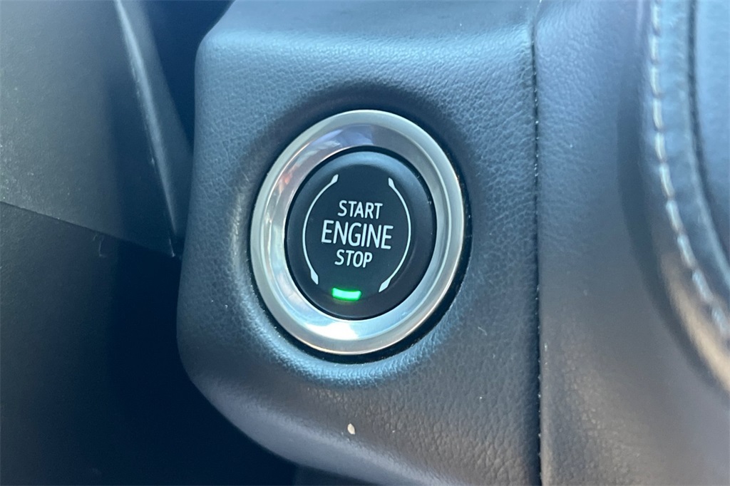 2023 Chevrolet Suburban LT photo 28