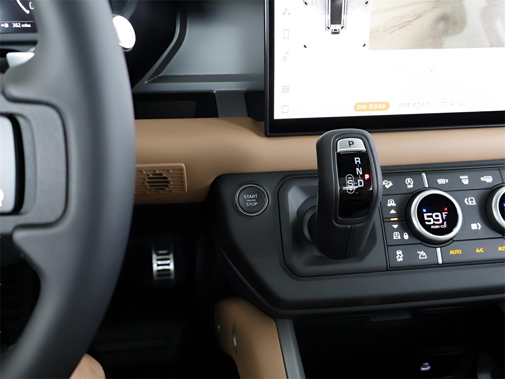 2025 Land Rover Defender 130 V8 photo 25