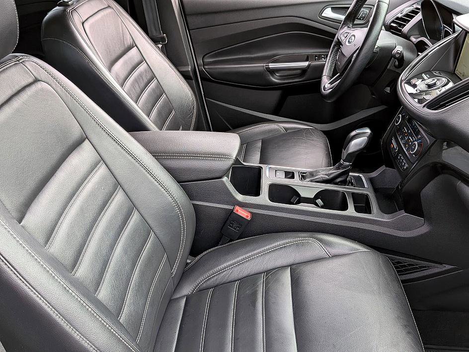2019 Ford Escape Titanium photo 33