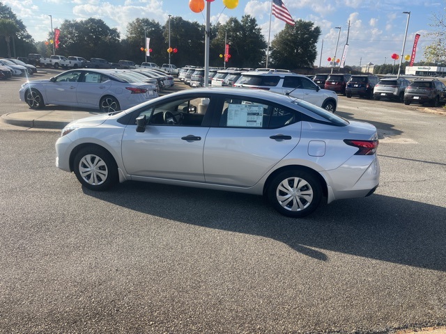 2025 Nissan Versa S photo 3