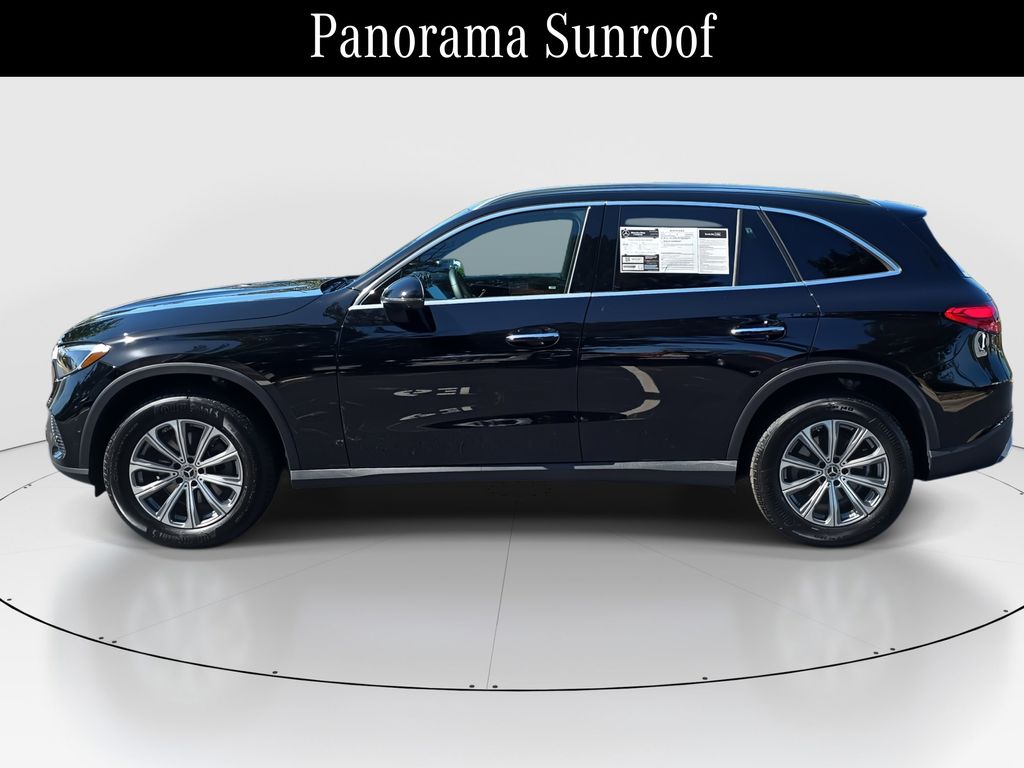 2025 Mercedes Benz GLC 300 photo 4