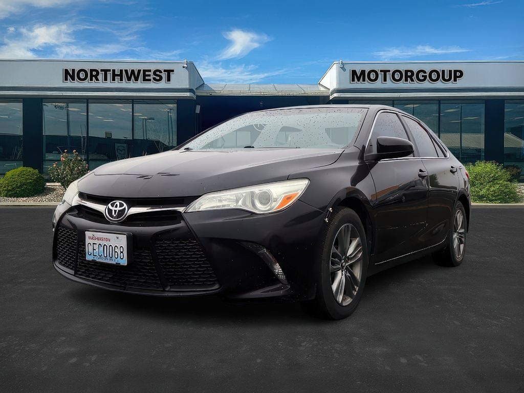 2015 Toyota Camry SE photo 13