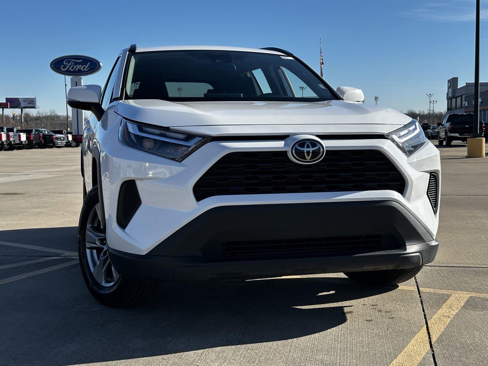 Used 2024 Toyota RAV4 XLE with VIN 2T3P1RFV5RW455891 for sale in Kansas City