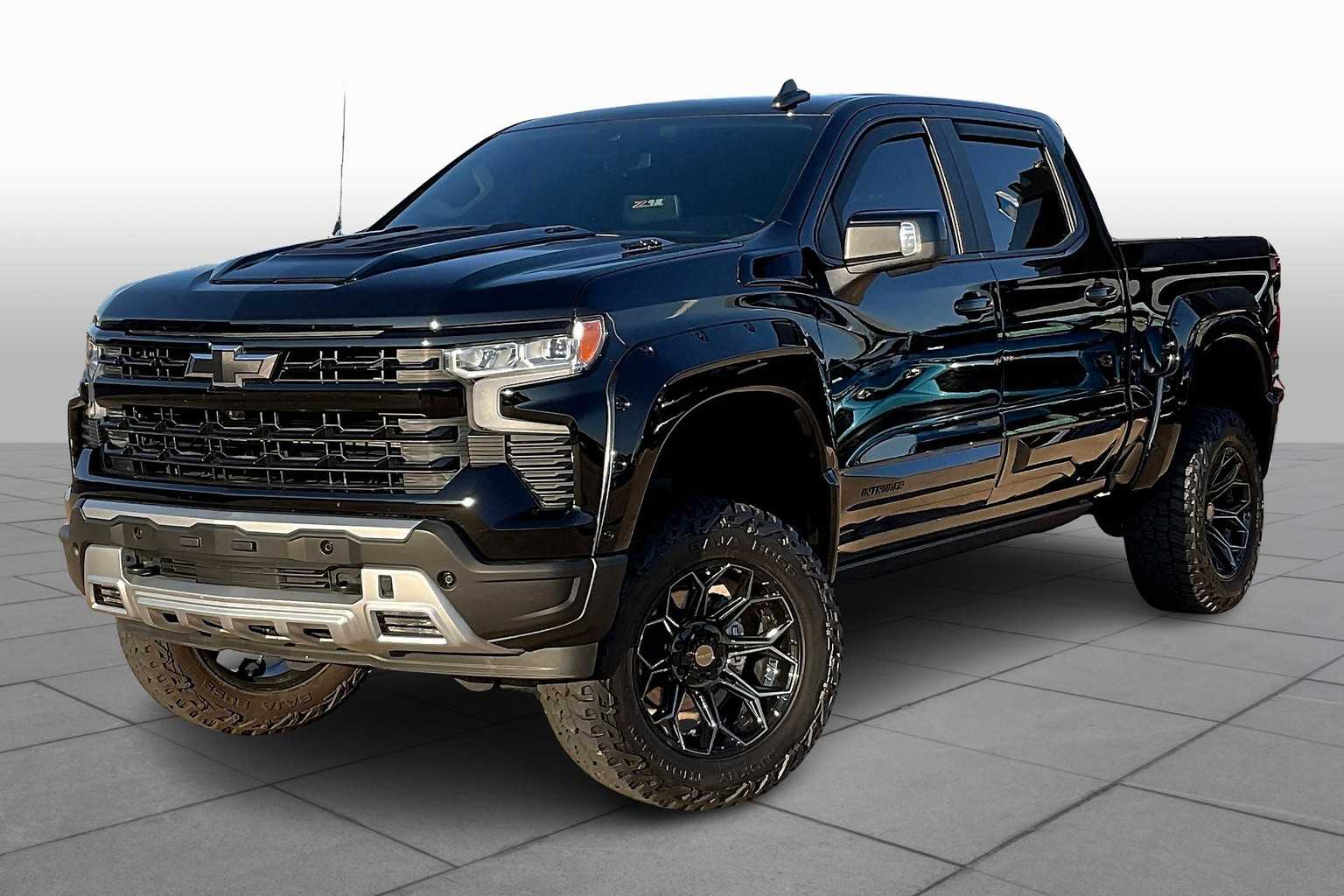 2025 Chevrolet Silverado 1500 RST photo 2