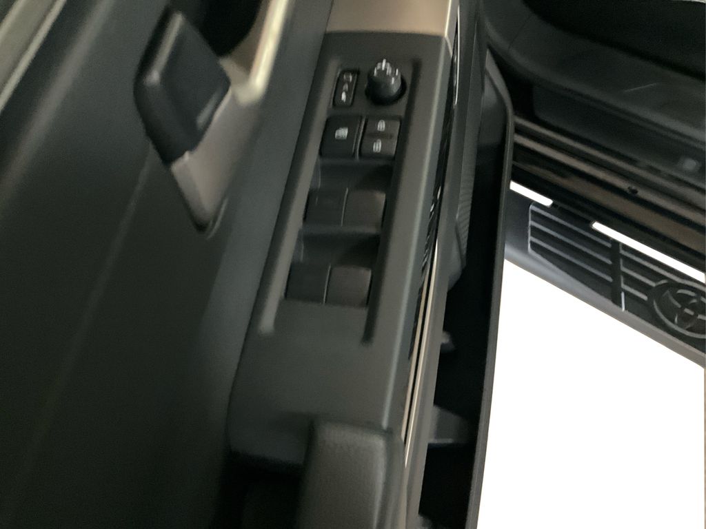2022 Toyota Tundra Limited photo 29