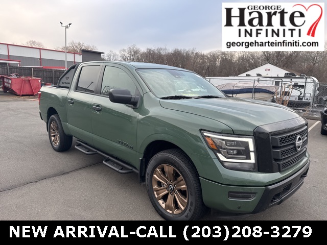 2024 Nissan Titan SV photo 2
