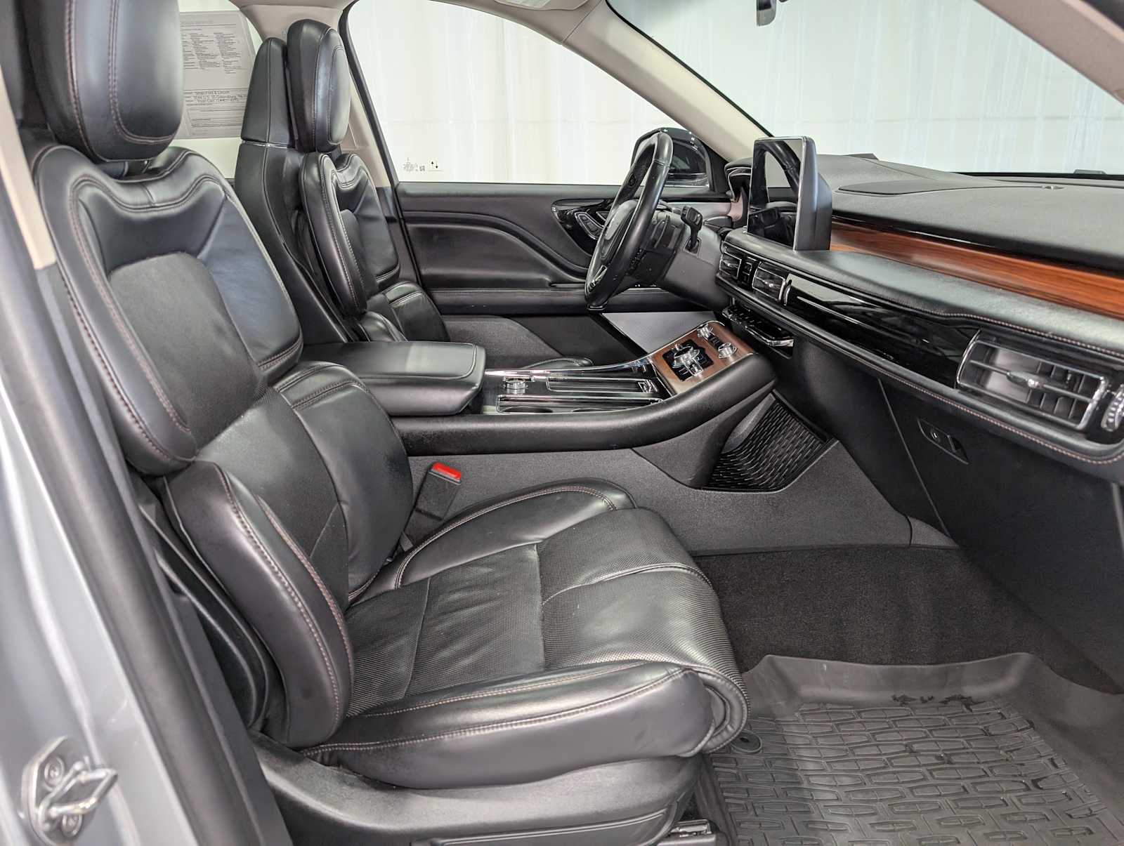 2020 Lincoln Aviator Reserve photo 38