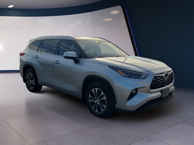 2022 Toyota Highlander XLE photo 7