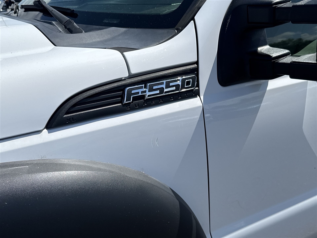 2014 Ford F-550 photo 23