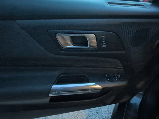 2025 Ford Mustang EcoBoost photo 11