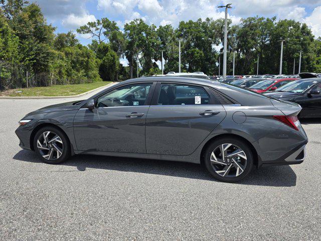 2025 Hyundai Elantra Limited photo 6