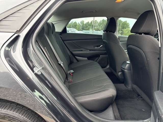 2021 Hyundai Elantra SEL photo 23