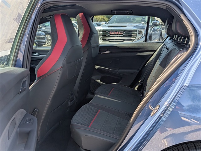 2025 Volkswagen Golf GTI SE photo 8