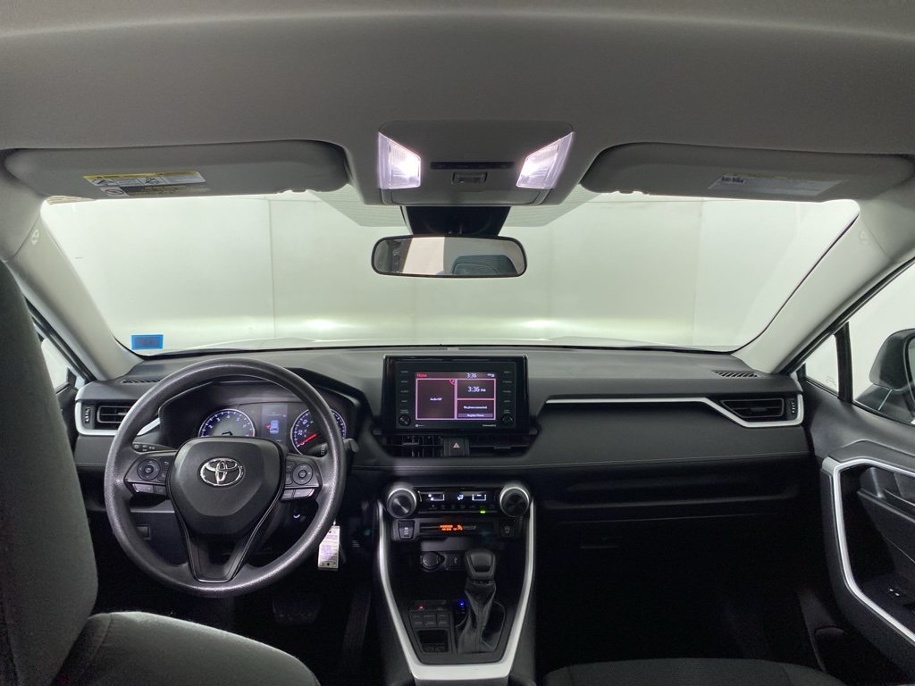 2022 Toyota RAV4 LE photo 2