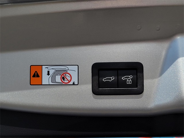 2024 Toyota Prius Limited photo 8