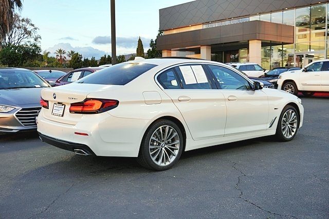 Used 2023 White BMW 530e iPerformance image 8