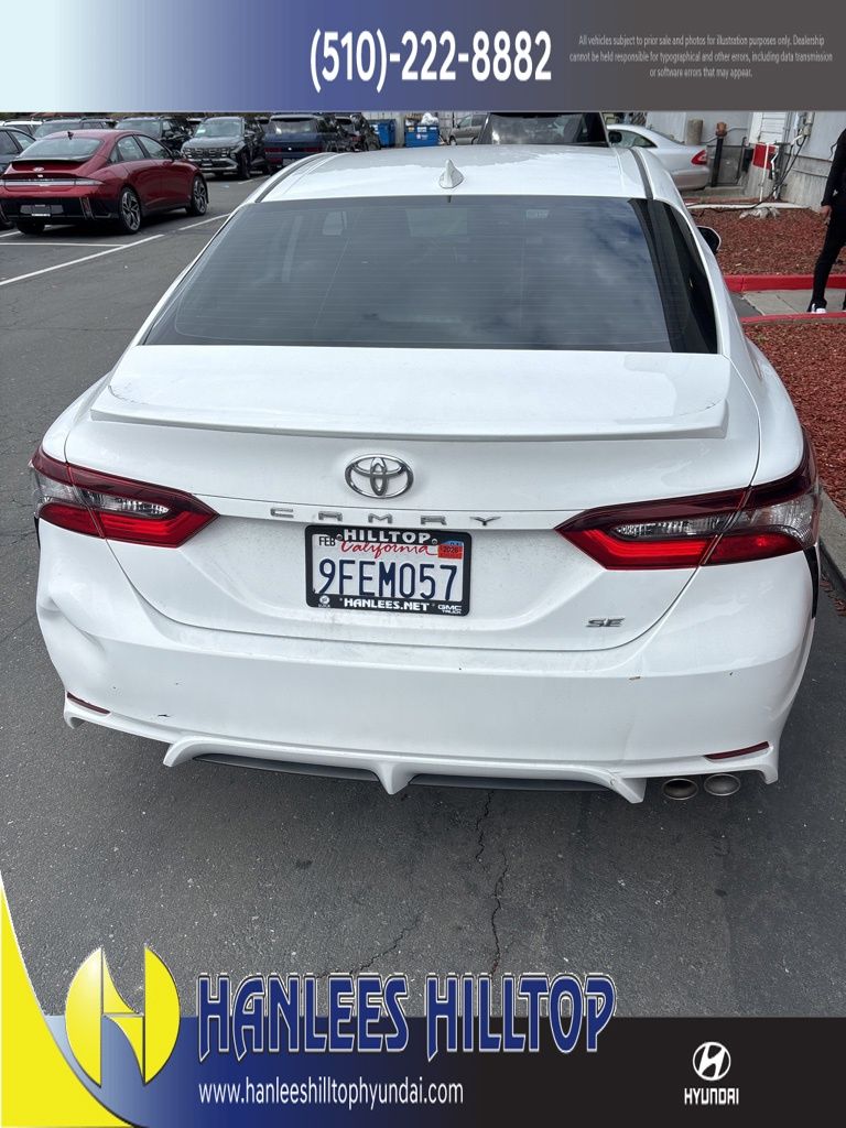 2021 Toyota Camry SE photo 4