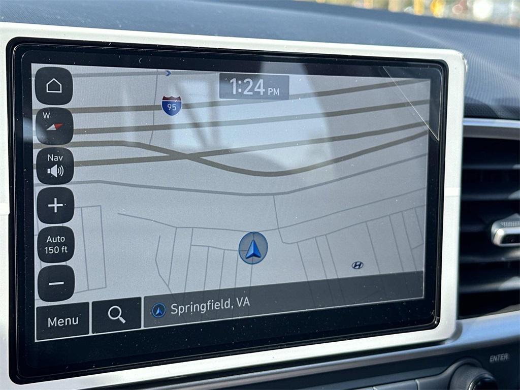 2025 Hyundai Venue Limited photo 2