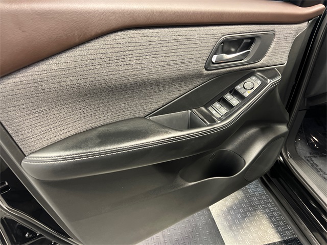 2023 Nissan Rogue SV photo 7