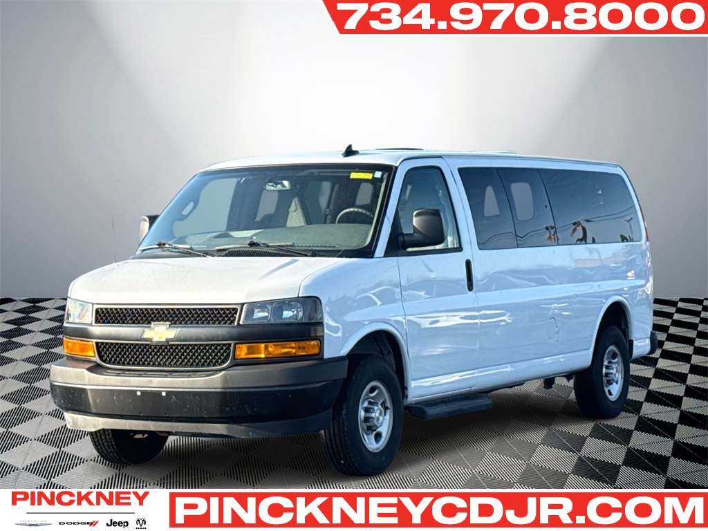 2023 Chevrolet Express Passenger LS's photo