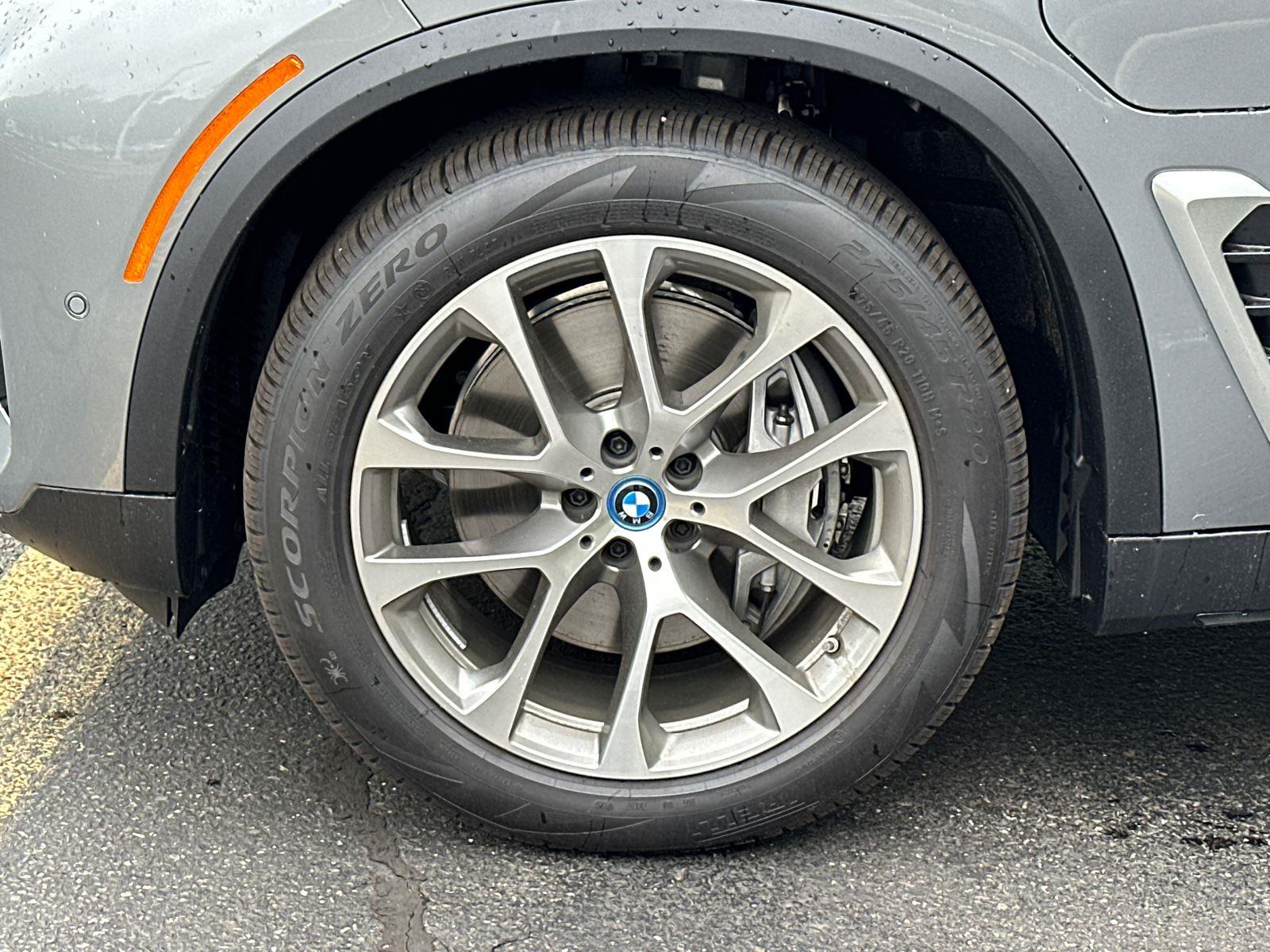 New 2025 Skyscraper Grey Metallic BMW xDrive50e image 16