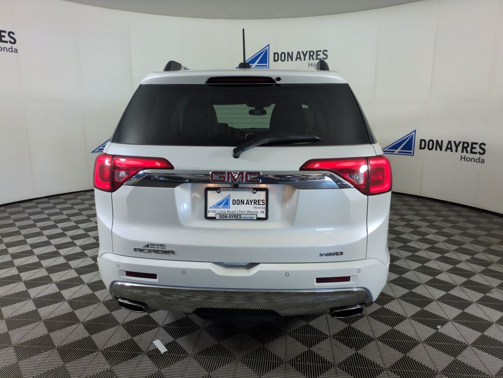 2017 Gmc Acadia Denali photo 2