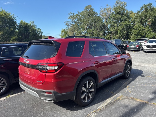 2025 Honda Pilot Touring photo 2