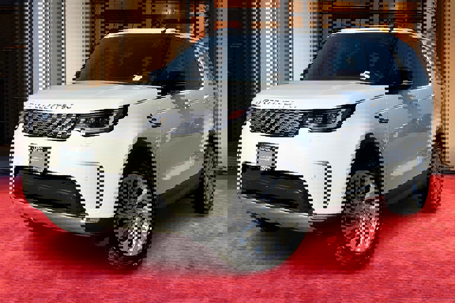 2025 Land Rover Discovery S's photo