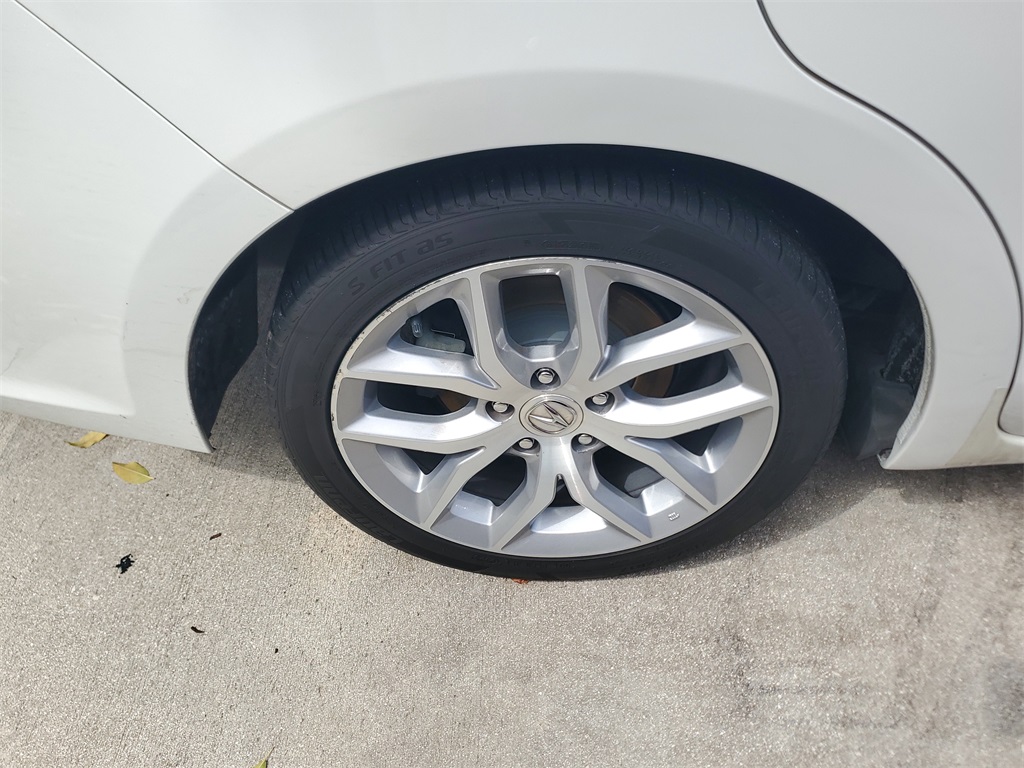 2019 Acura ILX Base photo 9