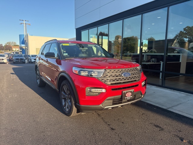 2023 Ford Explorer XLT's photo