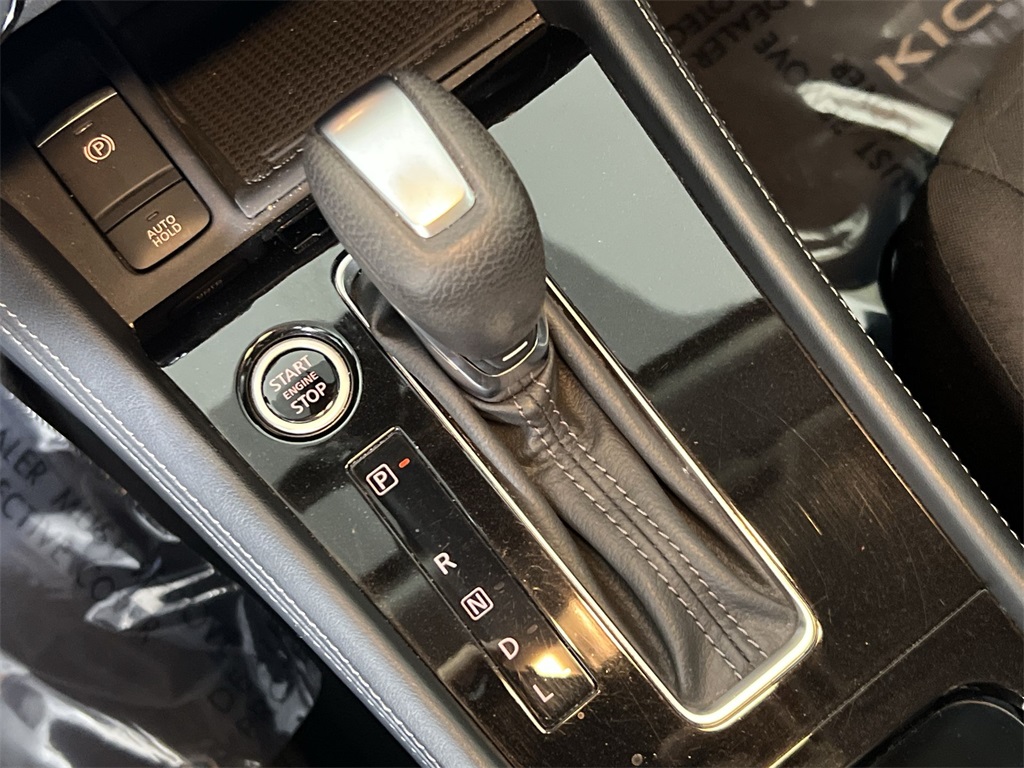 2021 Nissan Kicks SV photo 16