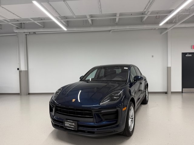 2022 Porsche Macan Base