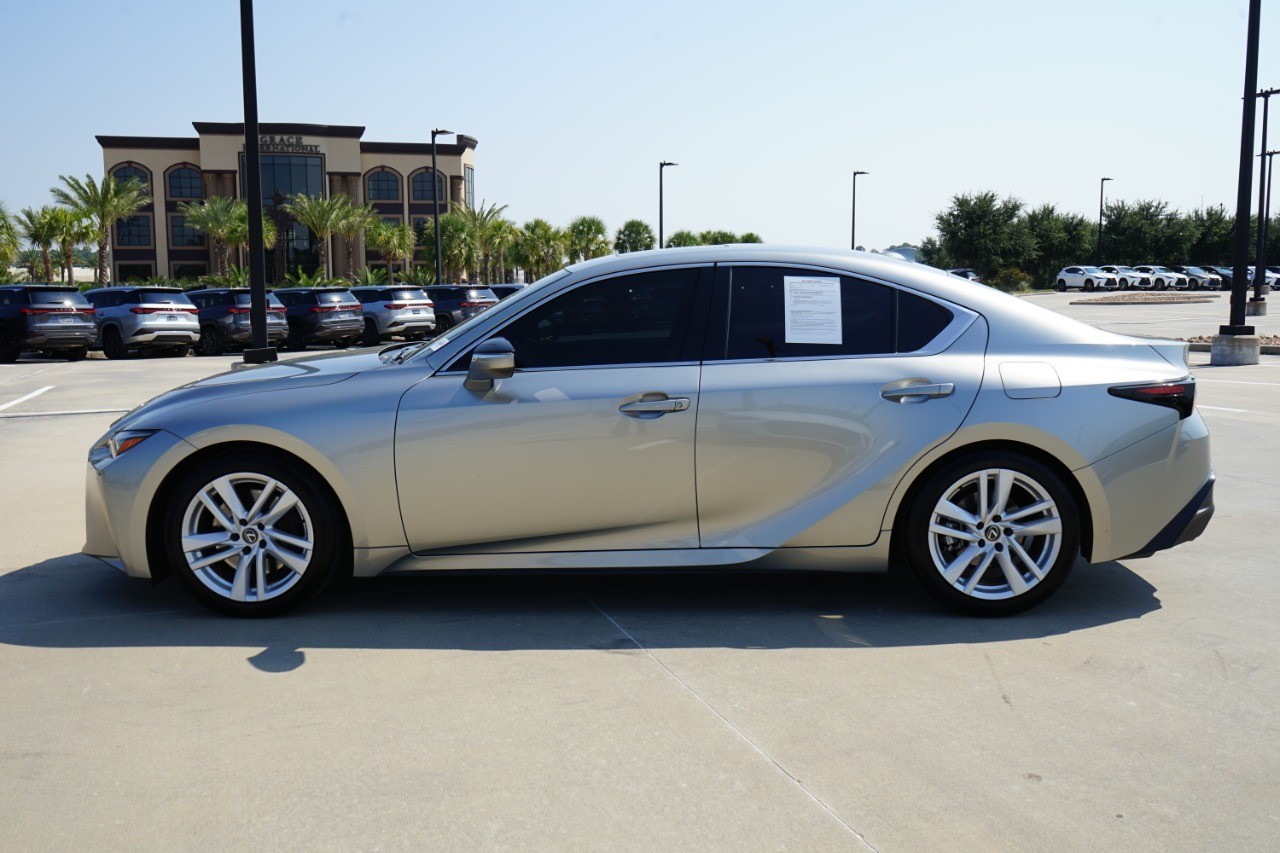 2023 Lexus IS 300 photo 5