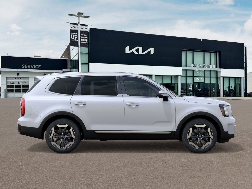 2025 Kia Telluride S photo 3