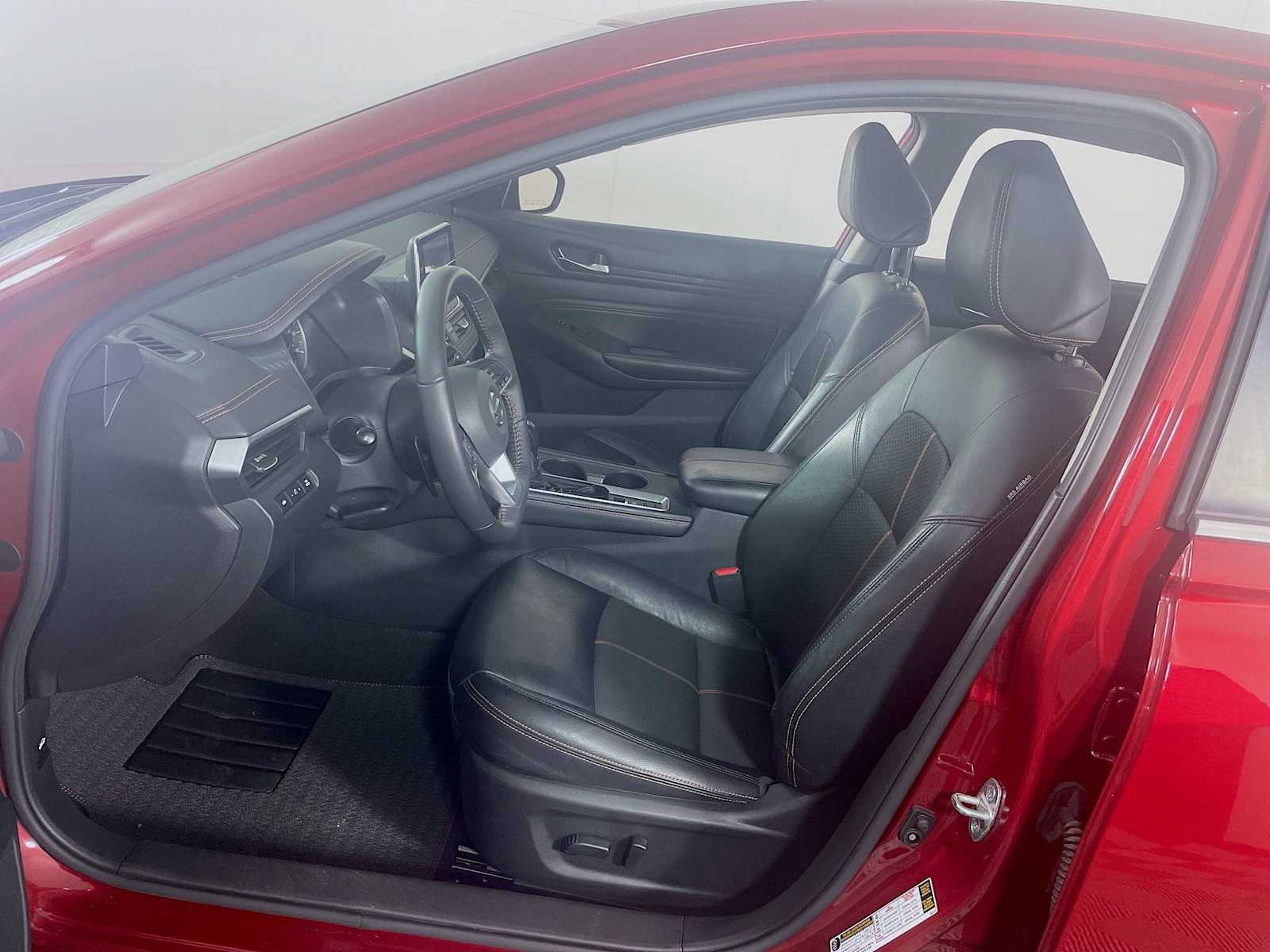 2022 Nissan Altima 2.5 SR photo 17