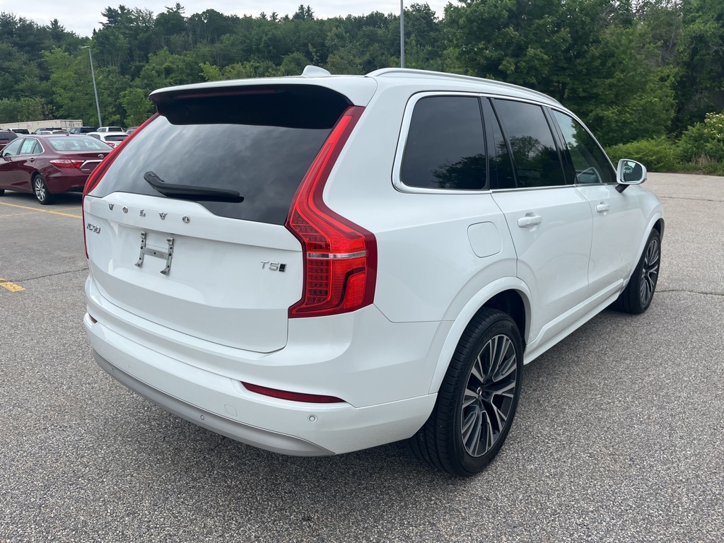 2022 Volvo XC90 T5 Momentum photo 4