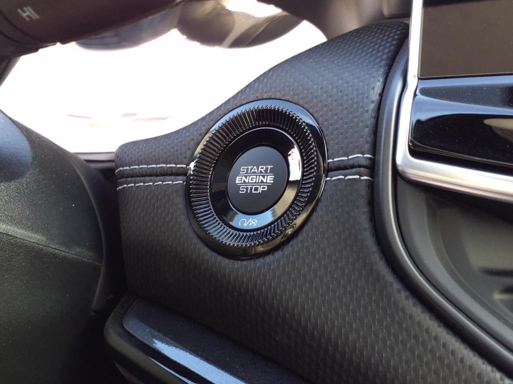 2023 Jeep Compass Altitude photo 16