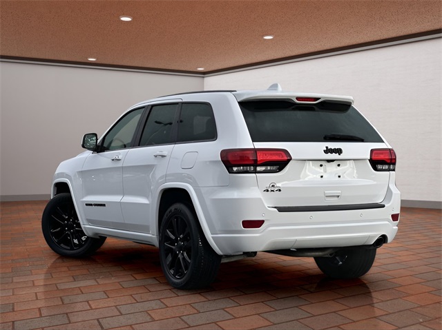 2020 Jeep Grand Cherokee Altitude photo 2