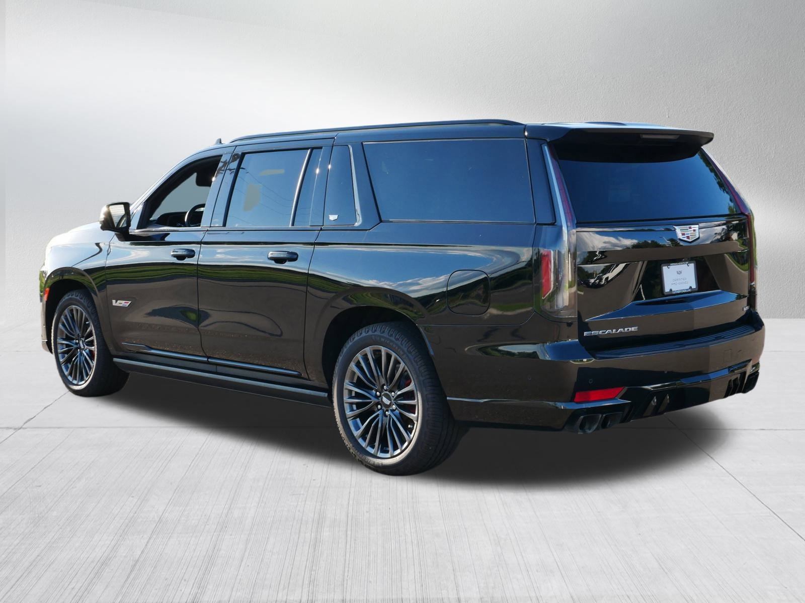 2023 Cadillac Escalade ESV V-Series photo 2