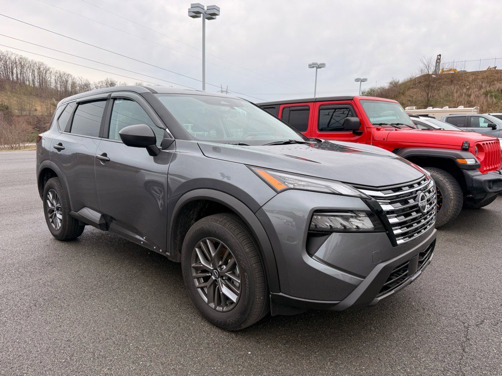 2025 Nissan Rogue S AWD photo 3