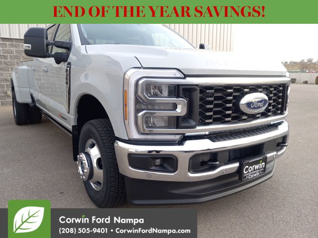 2026 Ford F-350 Super Duty Lariat's photo