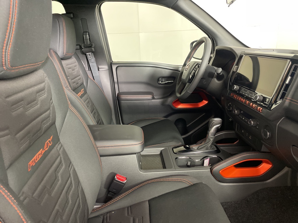2025 Nissan Frontier Crew Cab PRO-4X photo 11