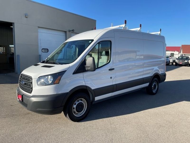 2016 Ford Transit Base's photo