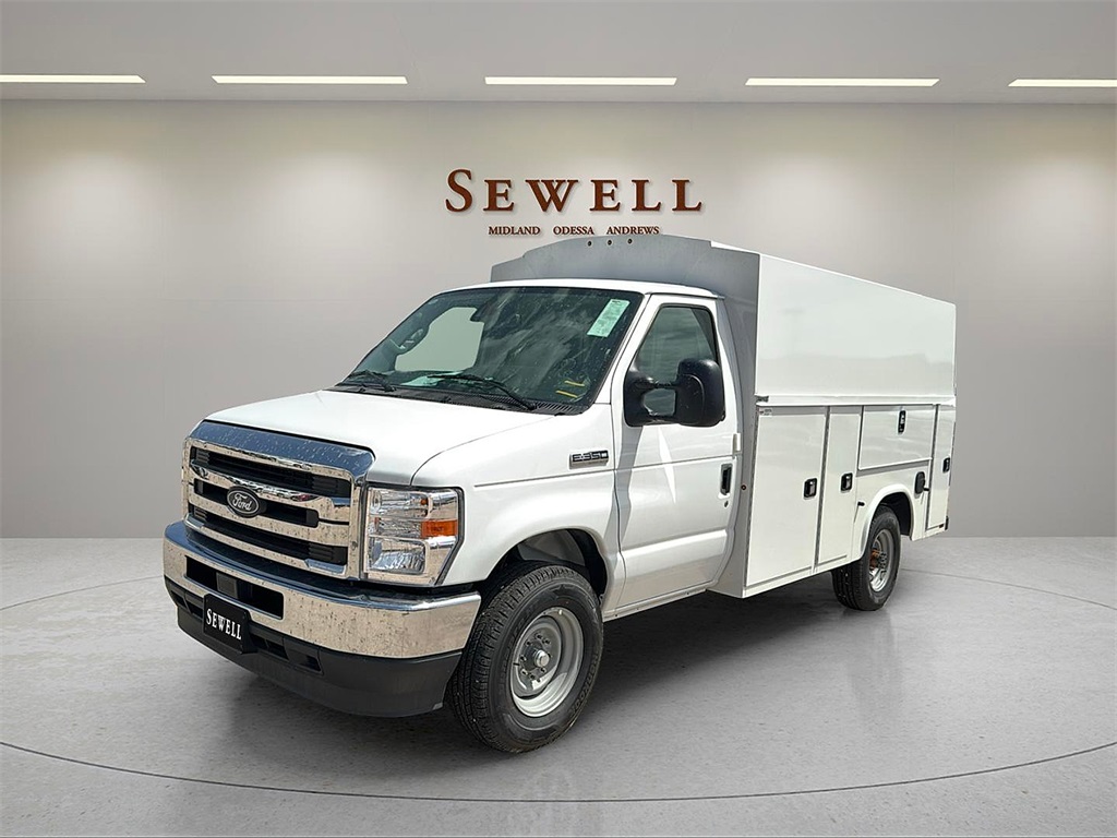 2026 Ford E-Series Cutaway Base's photo