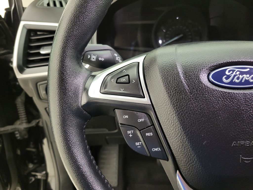 2024 Ford Edge SEL photo 5